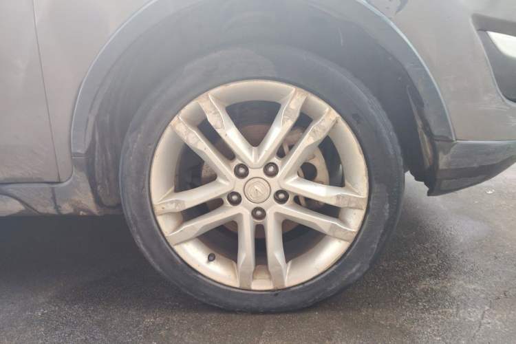 Used CHANGAN CS35 2016 1.6L Manual Luxury Model China IV Standard Right Front Wheel Hub