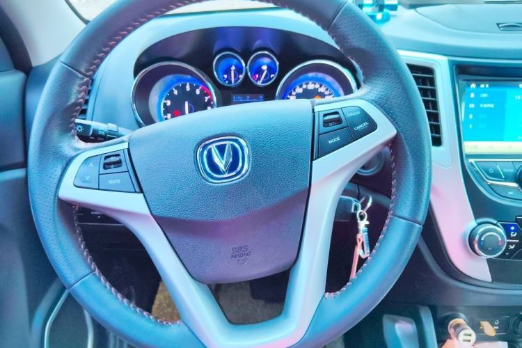 Used CHANGAN CS35 2016 1.6L Automatic Luxury Model China IV Standard Steering Wheel