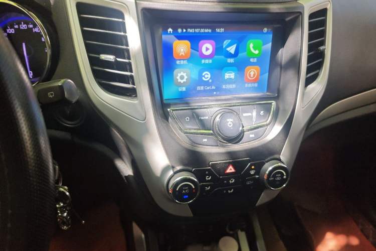 Used CHANGAN CS35 2016 1.6L Manual Luxury Model China V Standard Audio And AC Panel