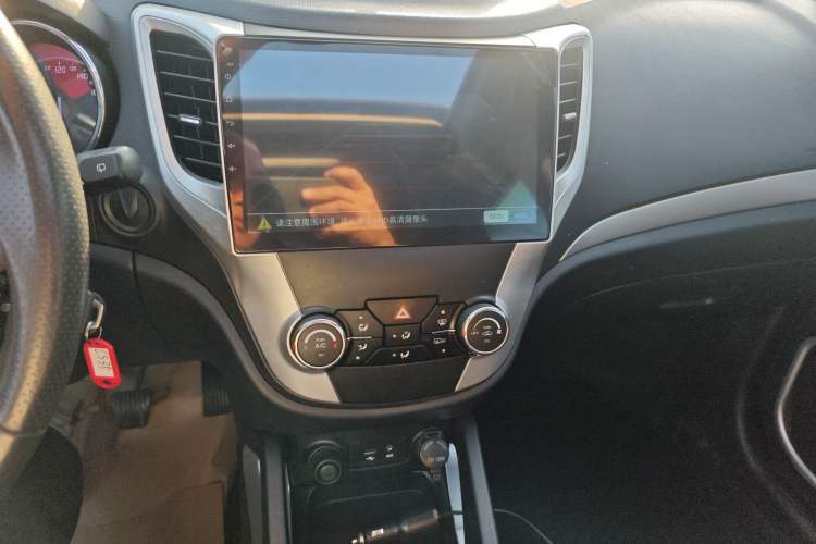 Used CHANGAN CS35 2016 1.6L Manual Luxury Model China IV Standard Audio And AC Panel