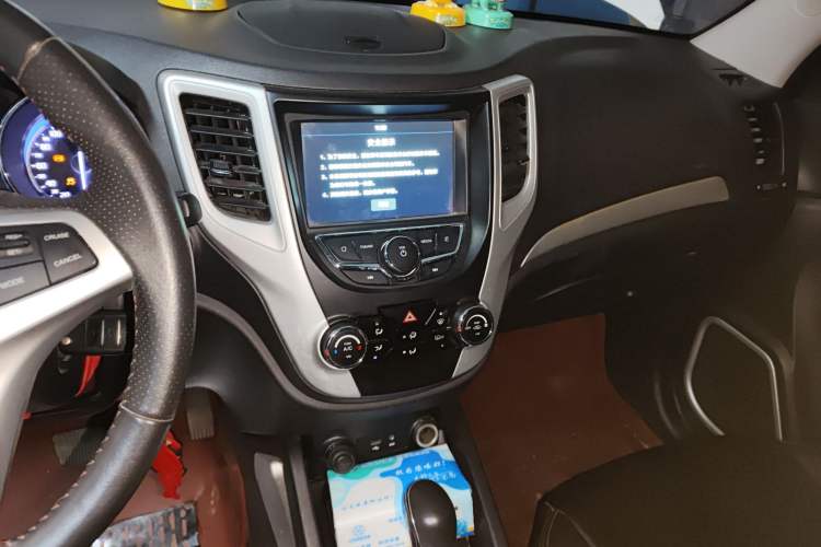 Used CHANGAN CS35 2016 1.6L Automatic Luxury Model China IV Standard Audio And AC Panel