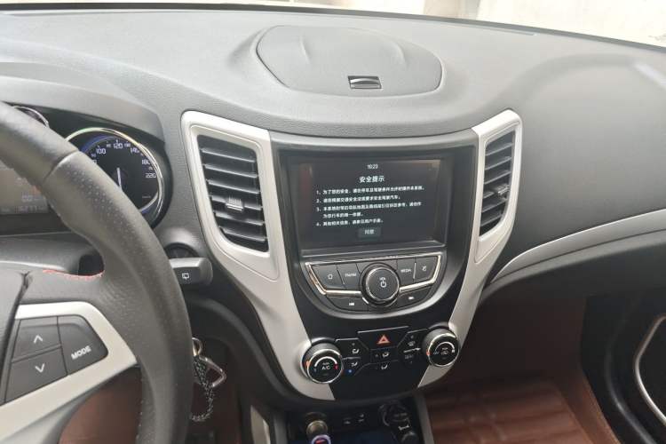 Used CHANGAN CS35 2016 1.6L Manual Luxury Model China IV Standard Audio And AC Panel