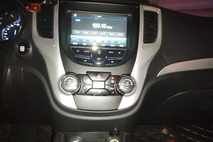 Used CHANGAN CS35 2016 1.6L Automatic Prestige Model China IV Standard Audio And AC Panel