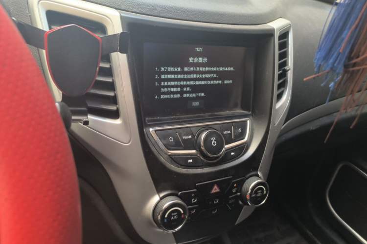 Used CHANGAN CS35 2016 1.6L Manual Luxury Model China IV Standard Audio And AC Panel