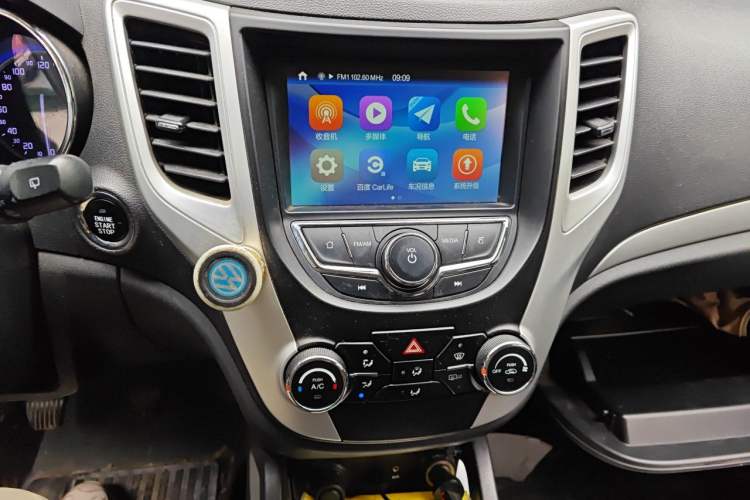 Used CHANGAN CS35 2016 1.6L Manual Luxury Model China IV Audio And AC Panel