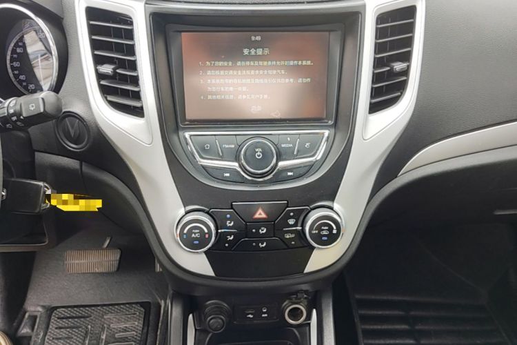 Used CHANGAN CS35 2016 1.6L Automatic Luxury Model China V Standard Audio And AC Panel