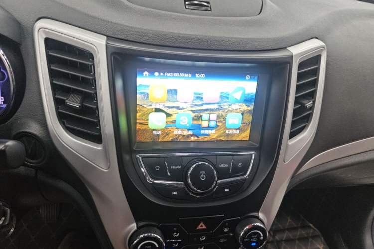 Used CHANGAN CS35 2016 1.6L Manual Luxury Model China V Standard Audio And AC Panel