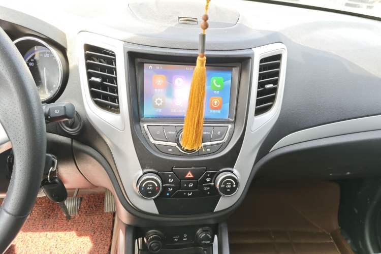 Used CHANGAN CS35 2016 1.6L Manual Luxury Model China V Standard Audio And AC Panel