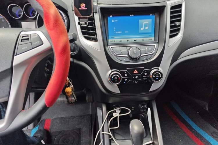 Used CHANGAN CS35 2016 1.6L Automatic Luxury Model China IV Standard Audio And AC Panel