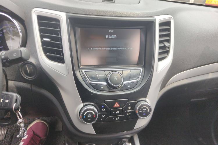 Used CHANGAN CS35 2016 1.6L Manual Luxury Model China IV Standard Audio And AC Panel