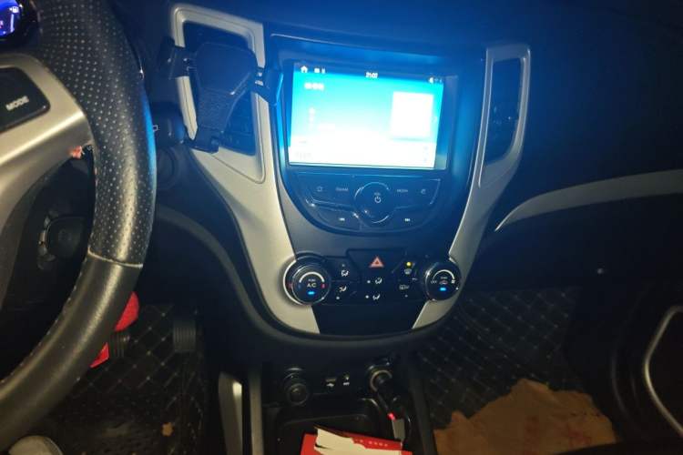 Used CHANGAN CS35 2016 1.6L Manual Luxury Model China V Standard Audio And AC Panel