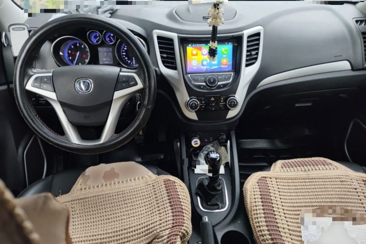 Used CHANGAN CS35 2016 1.6L Manual Luxury Model China IV Standard Center Console