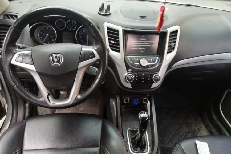 Used CHANGAN CS35 2016 1.6L Manual Luxury Model China V Standard Center Console