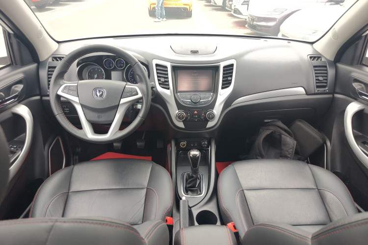 Used CHANGAN CS35 2016 1.6L Manual Luxury Model China V Standard Center Console