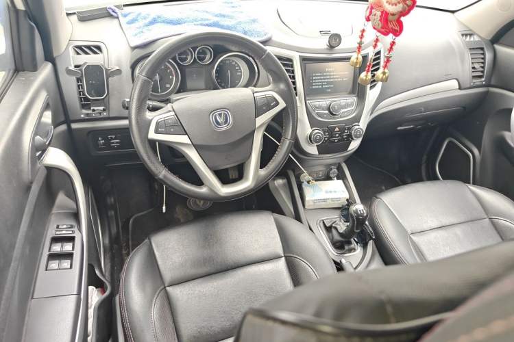 Used CHANGAN CS35 2016 1.6L Manual Luxury Model China V Standard Center Console