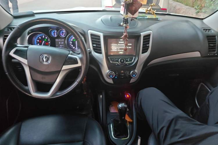 Used CHANGAN CS35 2016 1.6L Manual Luxury Model China V Standard Center Console