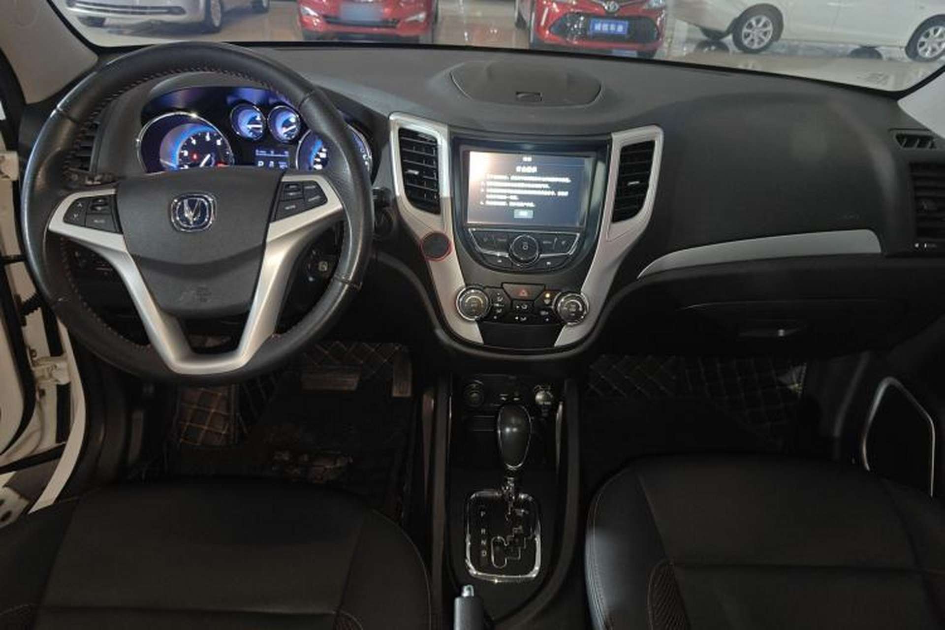 Used CHANGAN CS35 2016 1.6L Automatic Luxury Model China V Standard Center Console