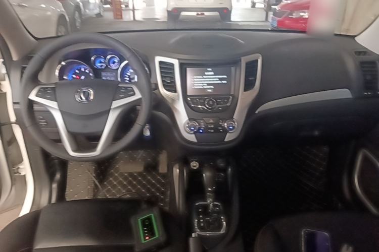 Used CHANGAN CS35 2016 1.6L Automatic Luxury Model China IV Standard Center Console