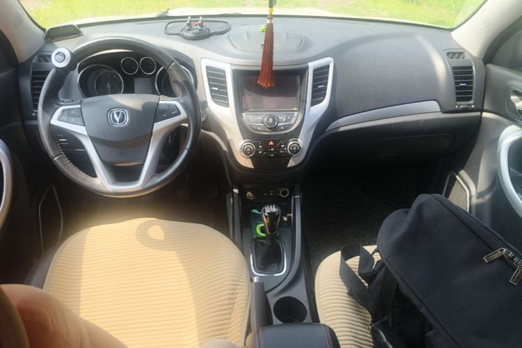 Used CHANGAN CS35 2016 1.6L Manual Luxury Model China V Standard Center Console
