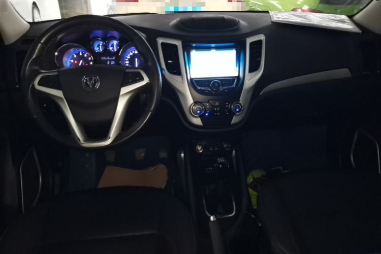 Used CHANGAN CS35 2016 1.6L Manual Luxury Model China IV Center Console