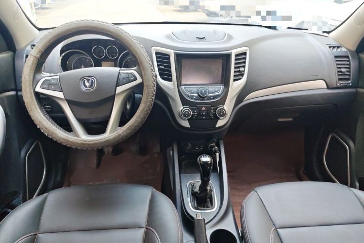 Used CHANGAN CS35 2016 1.6L Manual Luxury Model China IV Standard Center Console