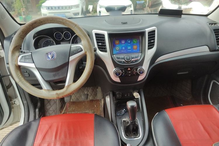 Used CHANGAN CS35 2016 1.6L Manual Luxury Model China IV Standard Center Console