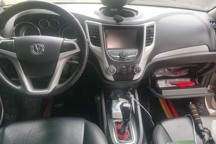 Used CHANGAN CS35 2016 1.6L Manual Luxury Model China IV Standard Center Console