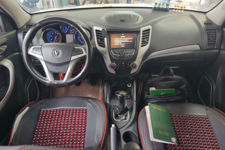 Used CHANGAN CS35 2016 1.6L Manual Luxury Model China V Standard Center Console