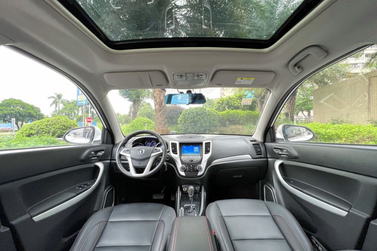 Used CHANGAN CS35 2016 1.6L Automatic Luxury Model China V Standard Center Console