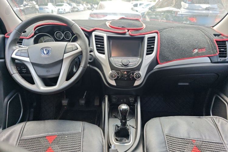 Used CHANGAN CS35 2016 1.6L Manual Luxury Model China IV Standard Center Console
