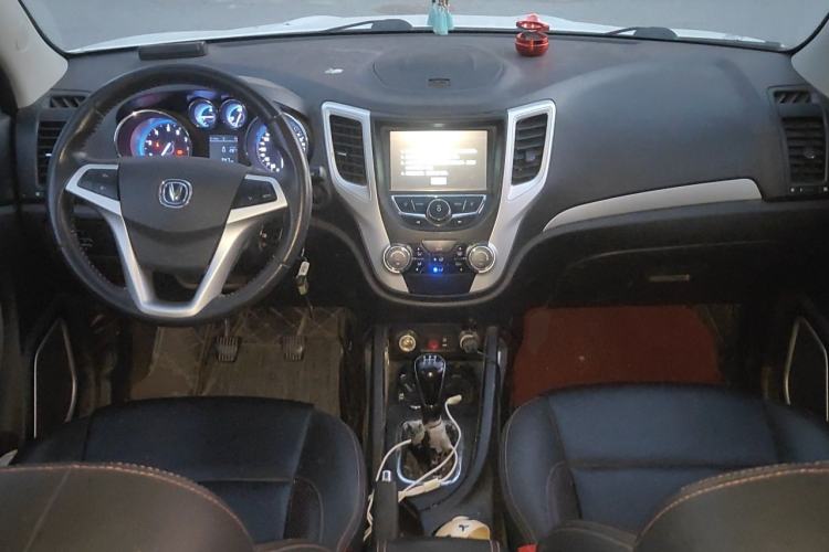 Used CHANGAN CS35 2016 1.6L Manual Luxury Model China V Standard Center Console