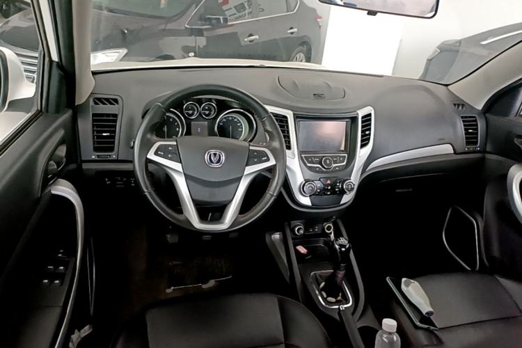 Used CHANGAN CS35 2016 1.6L Manual Luxury Model China IV Center Console
