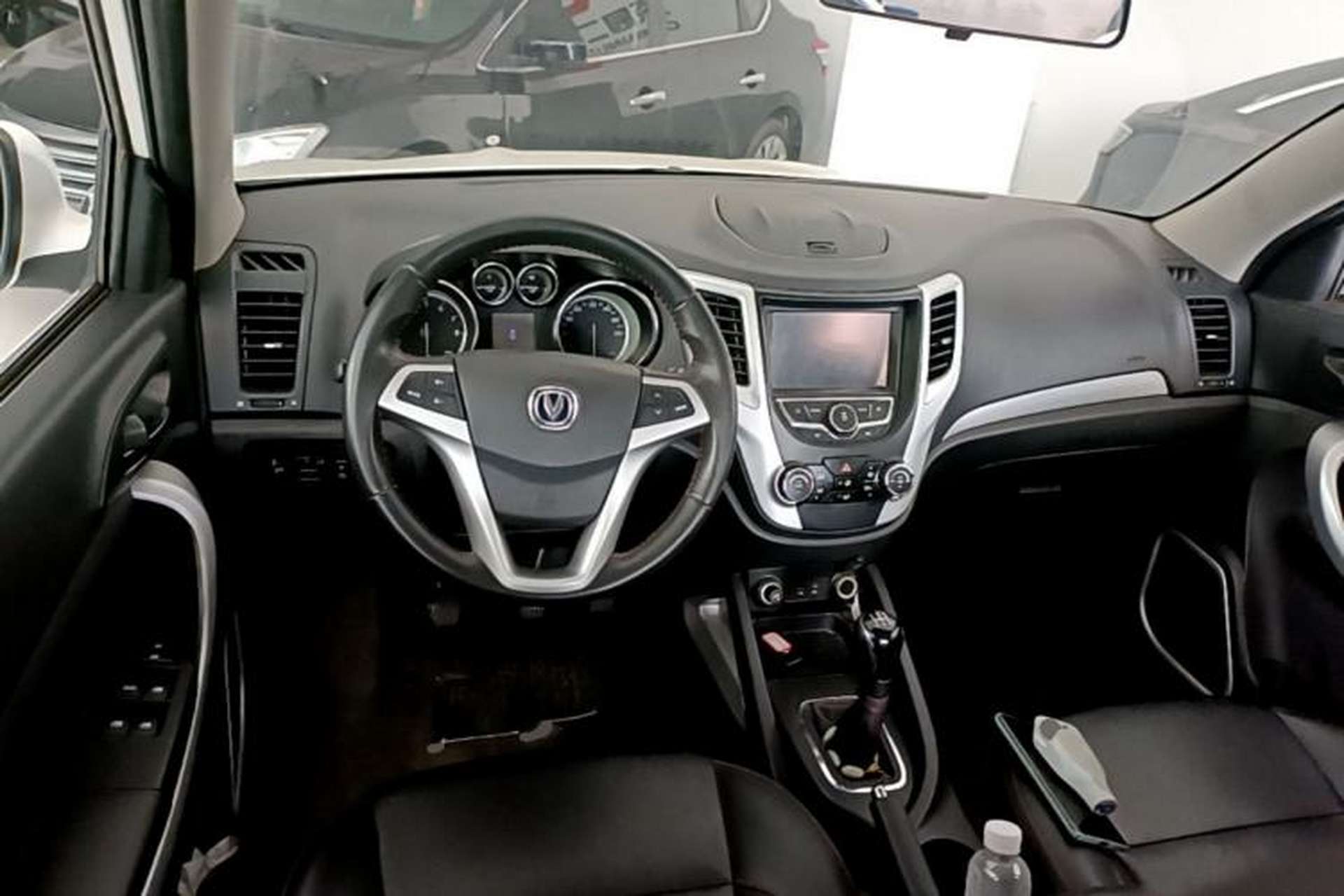 Used CHANGAN CS35 2016 1.6L Manual Luxury Model China IV Center Console