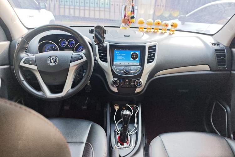 Used CHANGAN CS35 2016 1.6L Manual Luxury Model China V Standard Center Console