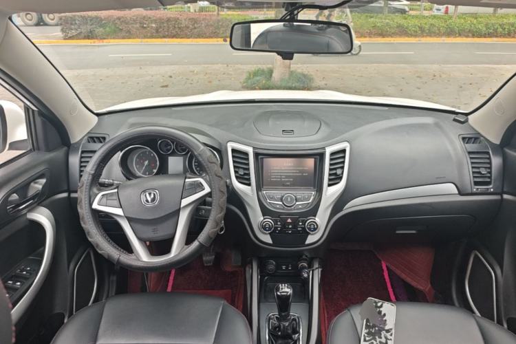 Used CHANGAN CS35 2016 1.6L Manual Luxury Model China V Standard Center Console