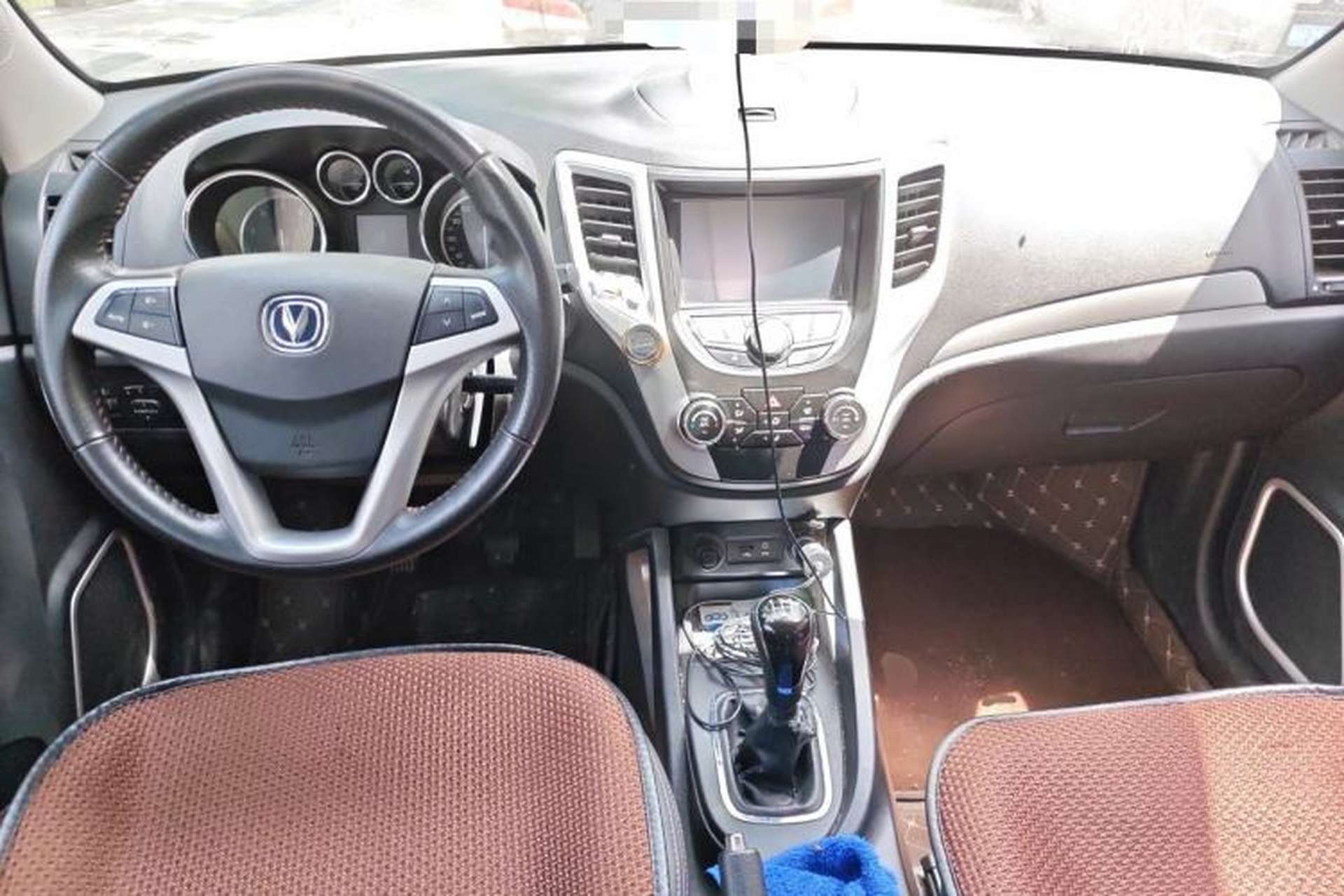 Used CHANGAN CS35 2016 1.6L Manual Luxury Model China V Standard Center Console