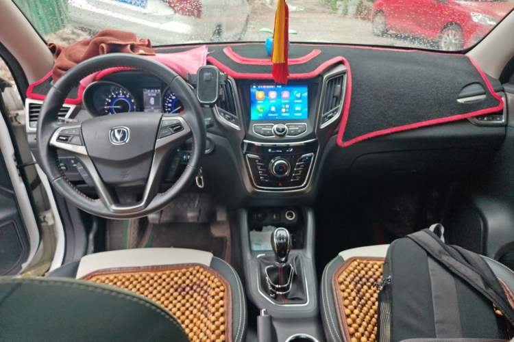 Used CHANGAN CS35 2016 1.6L Manual Luxury Model China IV Standard Center Console