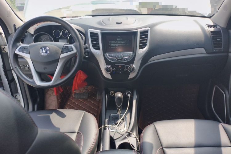 Used CHANGAN CS35 2016 1.6L Automatic Luxury Model China IV Standard Center Console
