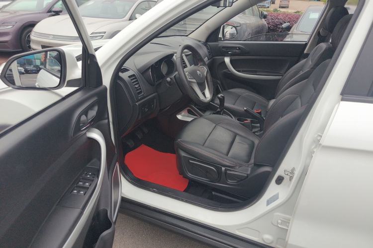Used CHANGAN CS35 2016 1.6L Manual Luxury Model China V Standard Driver Seat