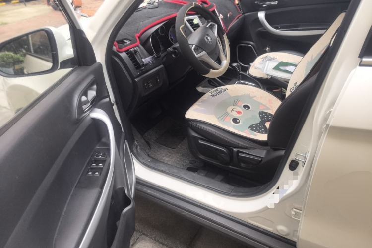 Used CHANGAN CS35 2016 1.6L Automatic Luxury Model China IV Standard Driver Seat
