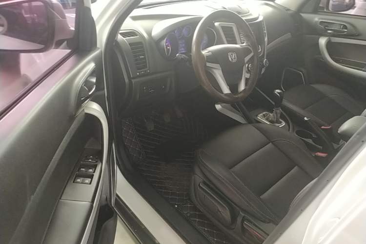 Used CHANGAN CS35 2016 1.6L Manual Luxury Model China IV Standard Driver Seat