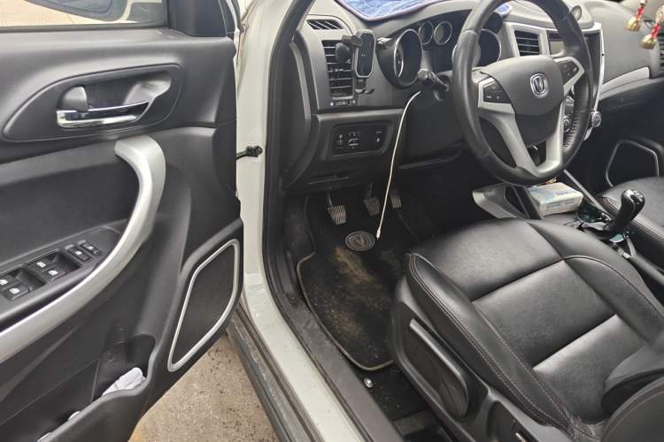 Used CHANGAN CS35 2016 1.6L Manual Luxury Model China V Standard Driver Seat
