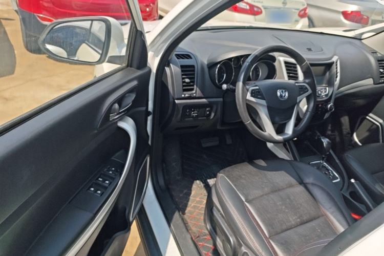 Used CHANGAN CS35 2016 1.6L Automatic Luxury Model China IV Standard Driver Seat