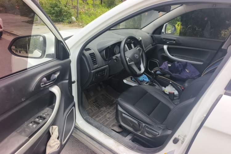Used CHANGAN CS35 2016 1.6L Manual Luxury Model China V Standard Driver Seat