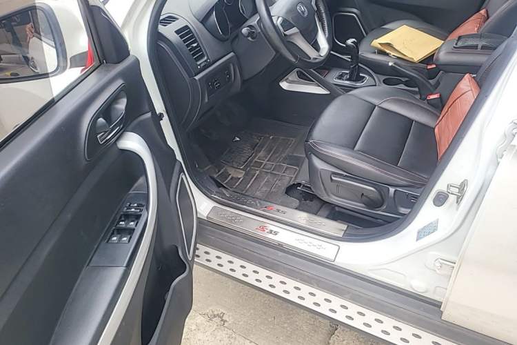 Used CHANGAN CS35 2016 1.6L Manual Luxury Model China IV Standard Driver Seat