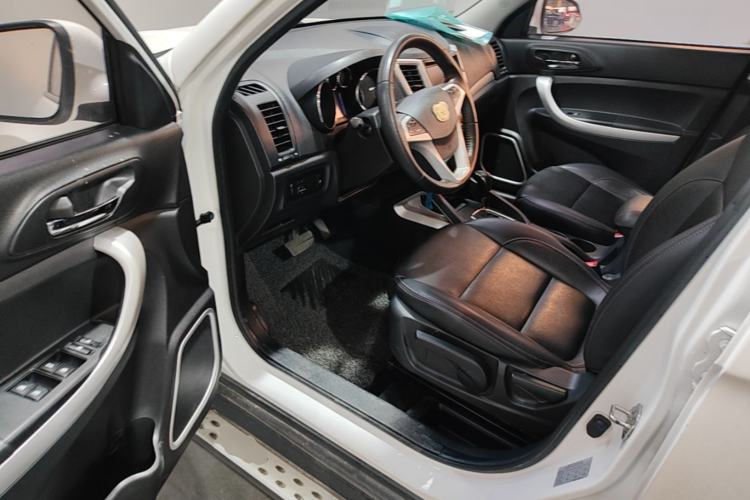 Used CHANGAN CS35 2016 1.6L Automatic Luxury Model China IV Standard Driver Seat