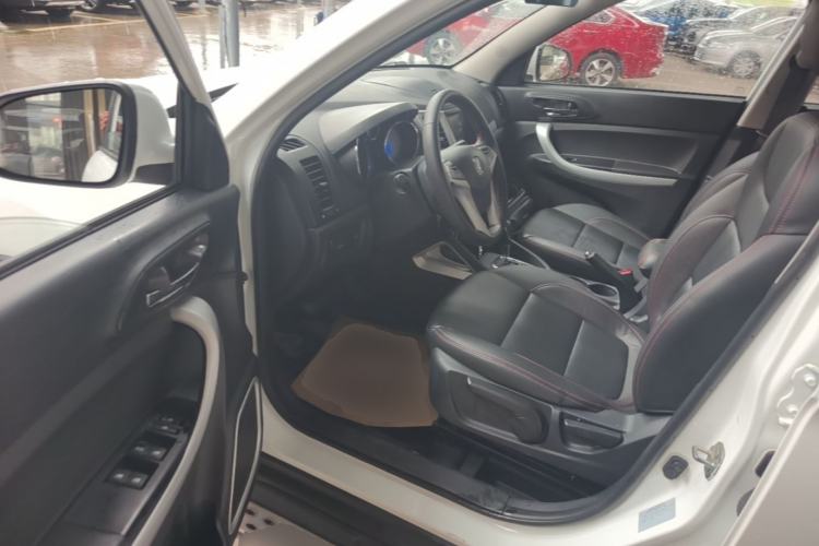 Used CHANGAN CS35 2016 1.6L Automatic Luxury Model China IV Standard Driver Seat