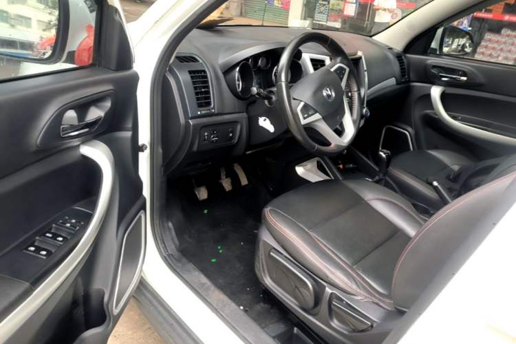Used CHANGAN CS35 2016 1.6L Manual Luxury Model China V Standard Driver Seat