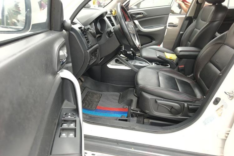 Used CHANGAN CS35 2016 1.6L Automatic Luxury Model China V Standard Driver Seat