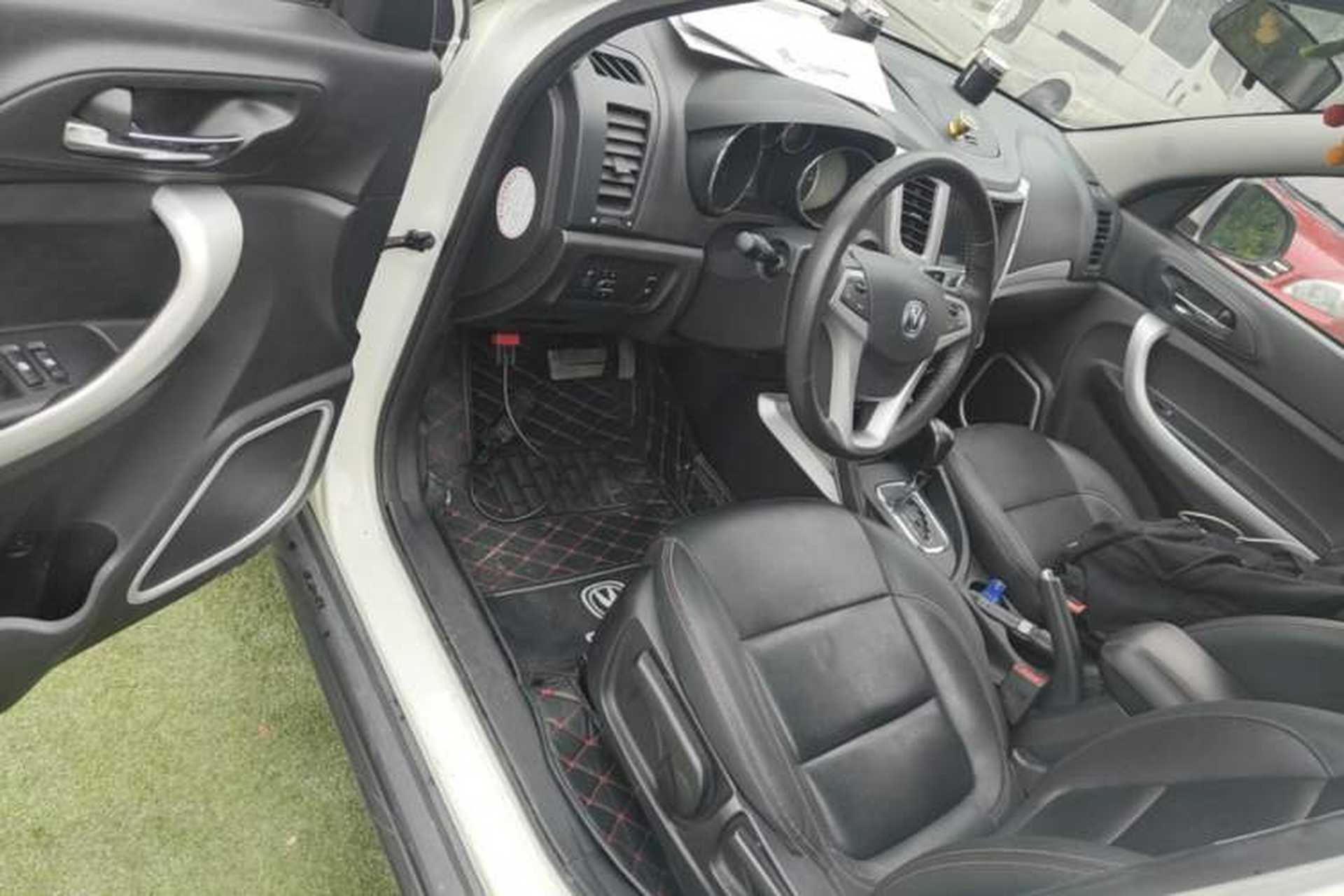 Used CHANGAN CS35 2016 1.6L Automatic Luxury Model China V Standard Driver Seat